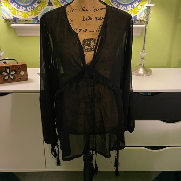 Boohoo Plus Tops - Beautiful new sheer fun blouse 😎